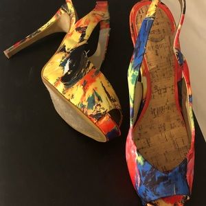 Size 10 G by GUESS 5 inch colorful pumps